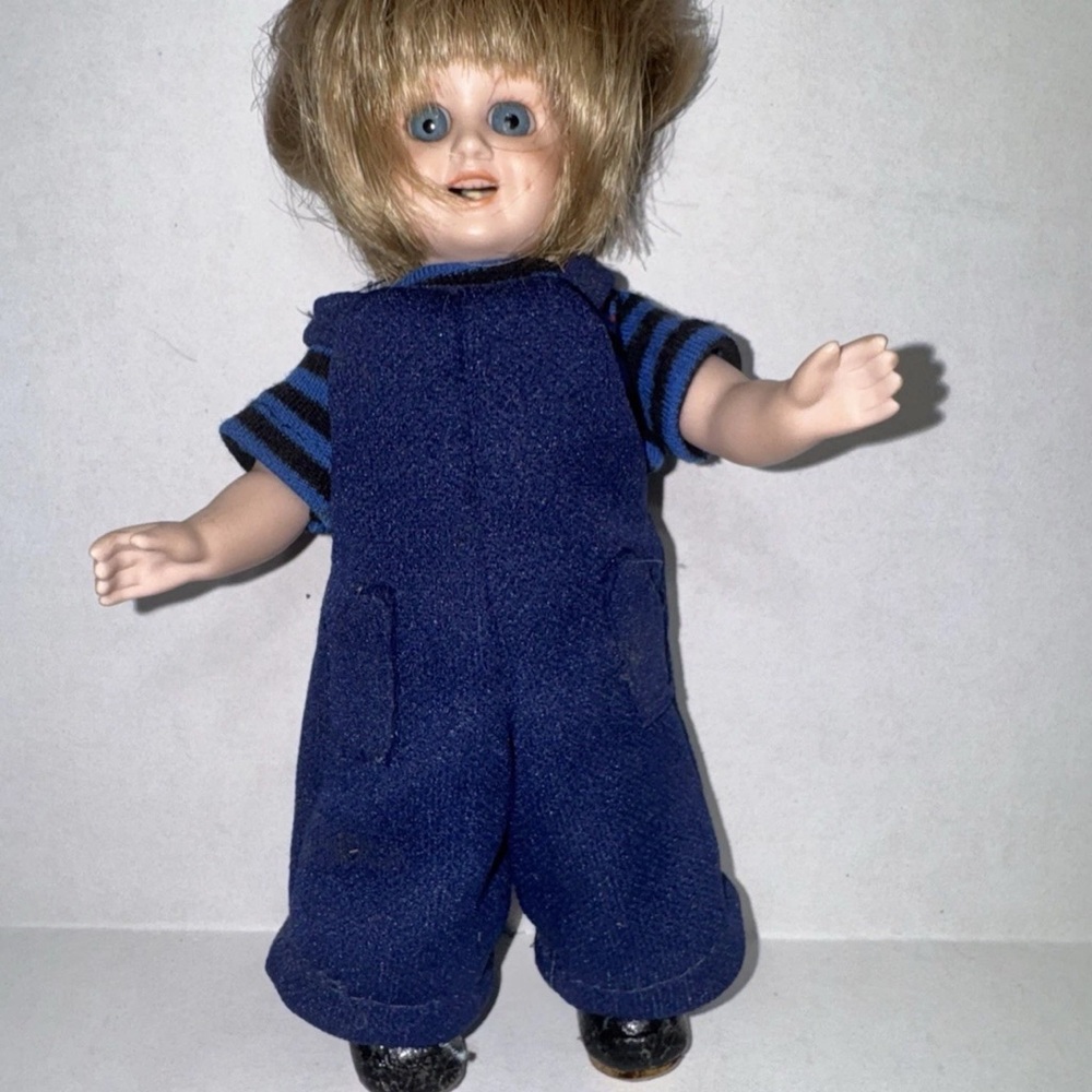 Vintage 1970’s Nedra Gee Judy Porcelain Doll Moveable Arms & Legs